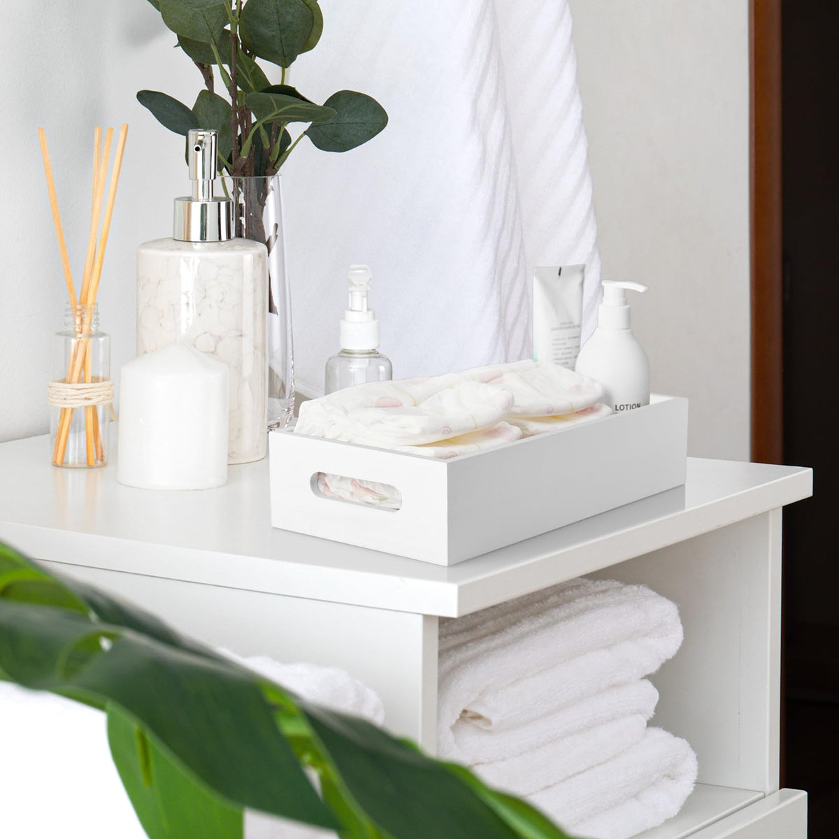 White Wooden Toilet Tank Paper Basket with Handle H635