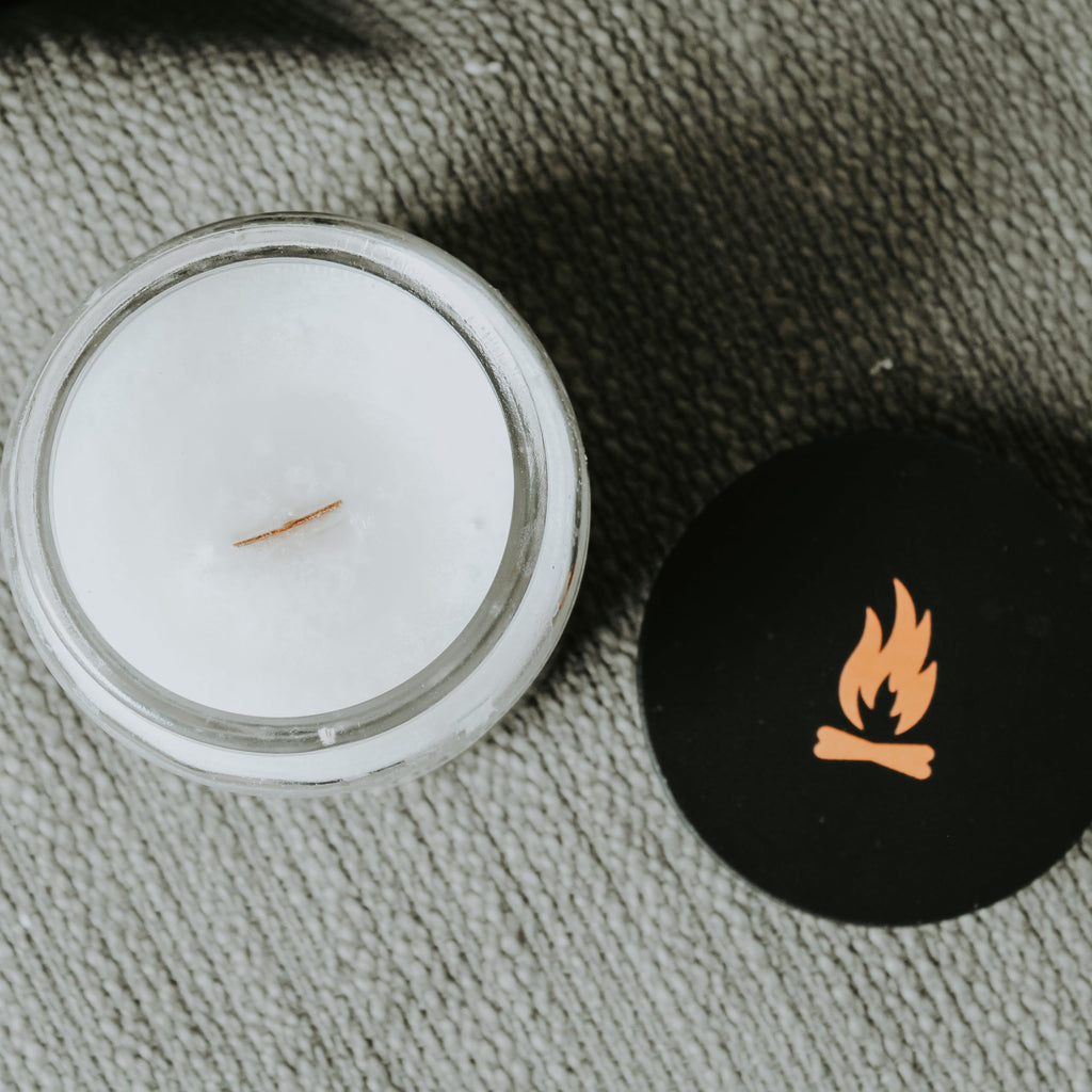 16 oz Vanilla Coffee Scented Candle with Wooden Wick O528