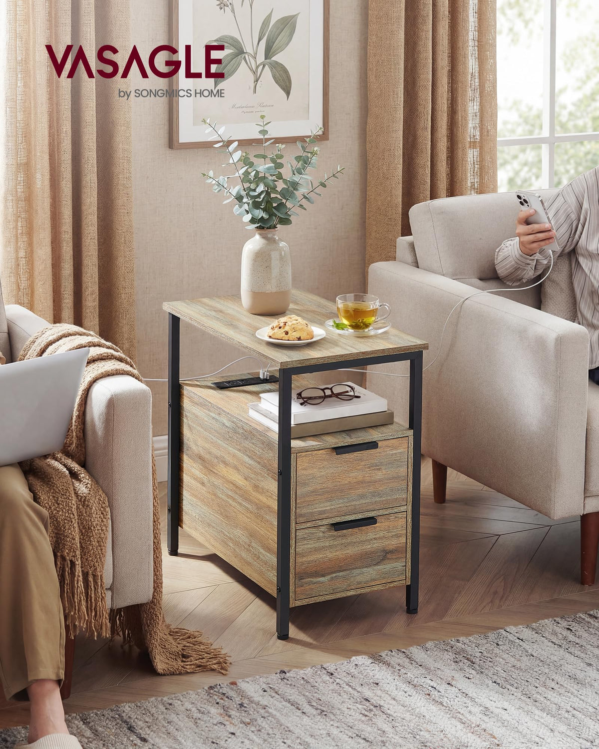 Side End Table with Charging Station M901533